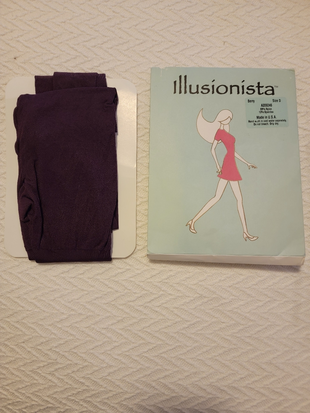 Illusionista Women's Tights - Berry Purple Size D NWT